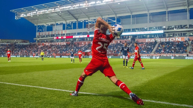 Cách Chơi Kèo Ném Biên Bóng Đá Tại NowGoal Chuẩn Nhất